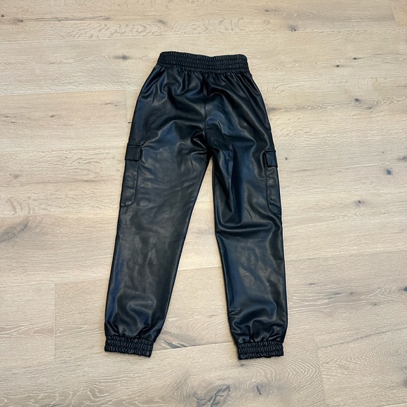 Abercrombie faux leather joggers XXS short - Picture 2 of 3
